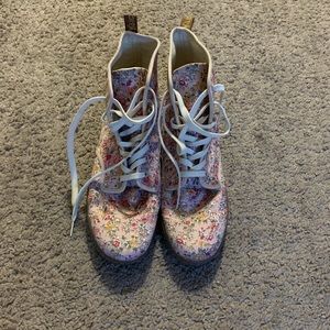 floral Dr Martens